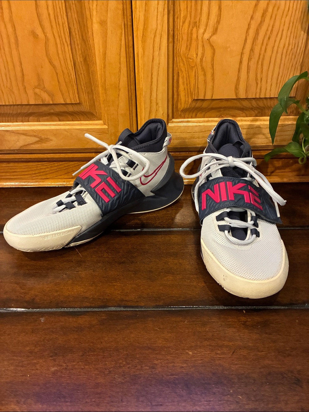 Youth 7 Nike Future Court 3 Shoes - White, Navy & Pink (ABBA)